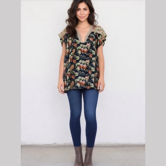 Gigio Mixed Floral Boxy Top - Size Medium / Large - Picture 1 of 8